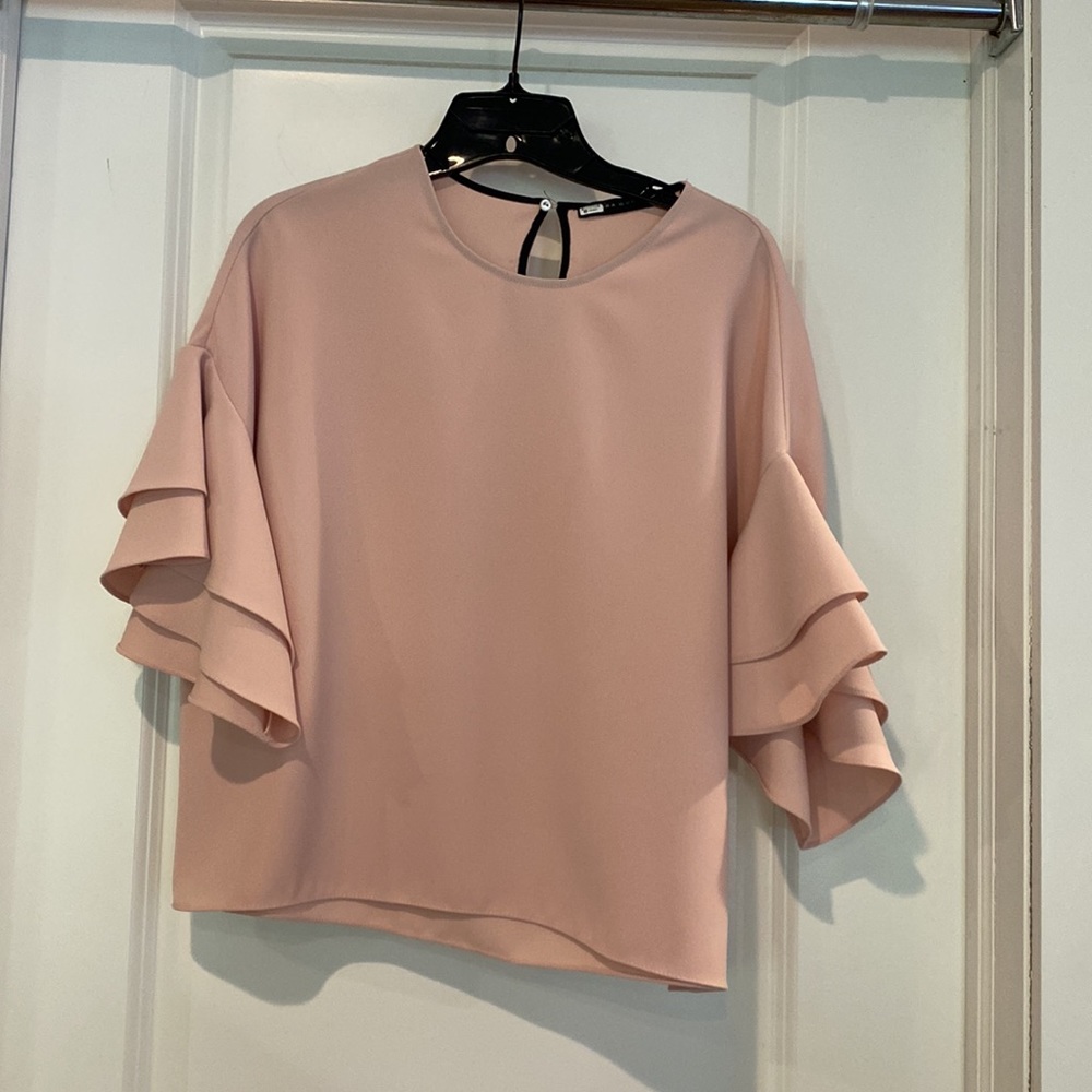 Zara woman top. Medium